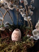 Ręcznie zdobiona drewniana pisanka