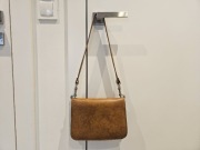 Brązowa torebka torba na ramię listonoszka vintage z czasów Prl