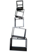 Regał na książki - loftowy, minimalistyczny, krzywa wieża