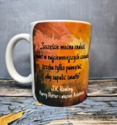 Kubek z cytatem z filmu Harry Potter „Szczęście można znaleźć, nawet w..."