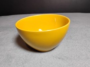 Żółta ceramiczna miska okrągła