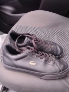 Lacoste lerond rozmiar 43 czarne skórzane sneakersy Lacoste Lerond Pro.