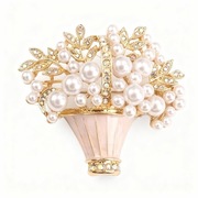 Broszka kosz kwiatów, pastelowa