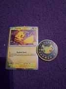 (TEF 051) Pikachu - 051/162 - Holo Promo Pokemon Day 2026 Stamp oraz żeton