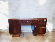 Duże biurko Art Deco orzechowe politura szelakowa