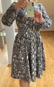 Sukienka Livia Clue M 38 motyw skóry węża