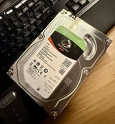 2szt. dyski Seagate IronWolf - ST2000VN004 / NAS / 2TB / 3.5" (1rok pracy)
