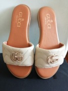 Nowe  damskie klapki Gucci w rozm. 37