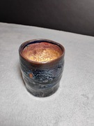 Czarka do herbaty, prawdopodobnie w japońskim stylu yunomi. 