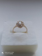 Złoty pierścionek ,waga 2.400g, próba 585