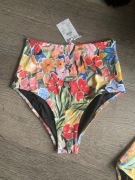 Bikini figi Reserved xs kwiaty