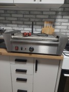 Rolkowy opiekacz do parówek 