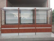 Meble sklepowe witryna sklepowa zamykane gablota przeszklona gabloty