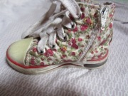 trampki wysokie na zamek białe w kwiaty,r.20 Converse