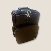 Walizka kabinowa Esselte 50x40x24 – elegancka i praktyczna