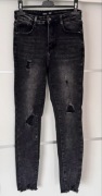Spodnie jeansowe czarne rurki dziury Daysie rozm. 36 S Controversy