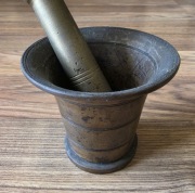 Solidny, ciężki moździerz - vinted