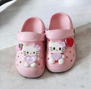 Nowe piankowe dziecięce chodaki klapki typu crocs 15,3cm Hello Kitty 