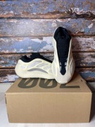 Yeezy Boost 700 V3 "Azael"