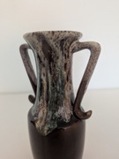 Dekoracyjny brązowy wazon ceramiczny z uchwytami – 20 cm