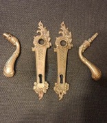 STARA OZDOBNA KLAMKA MOSIĘŻNA