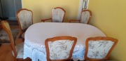 Stół rozkładany z 6 krzesłami w stylu Ludwikowskim.
