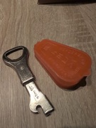 radziecki, uniwersalny otwieracz do butelek i puszek z lat 80. XX wieku