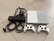 Konsola Xbox one s 500 GB + 2 pady + kinect 