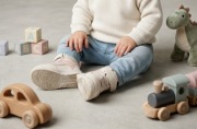 Buty dziecięce za kostkę Białe na rzepy Sportowe Bekkin 23
