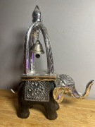 Słoń z alabaster/metal z dzwoneczkiem