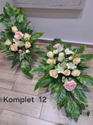 Stroiki komplety wiązanki kwiaty na cmentarz na grób