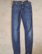 Zara jeansy spodnie ciemne s rurki modne jesień wygodne