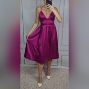 Różowa sukienka satynowa rozkloszowana midi S 36