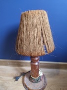 Lampka lampa stojąca drewniana toczona słomiany klosz PRL
