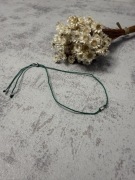 Bransoletka na sznurku jedwabnym, srebrna kulka