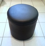 Pufa okrągła uniwersalna ze sztucznej skóry, jak nowa.