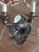 Stary kinkiet mosiężny dwuramienny z abażurami 