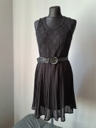 Vero moda Piękna czarna sukienka z koronką plisowana M/38