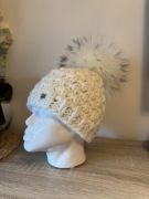 NOWA Wełniana Czapka z Islandii z pomponem