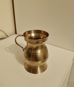 Stary dzbanek kubek puchar wazonik z mosiądzu mosiężny