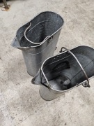 Zabytkowe wiadra z dzióbkiem – miary 10L/20L – stan bdb