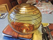 Bursztynowy klosz Art Deco. Kula. Ideał.