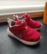 Nike revolution r 23,5