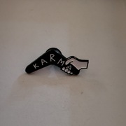 elegancki pin metalowy przypinka BOOMERANG