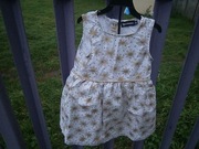 Biało złota sukienka dla dziewczynki rozmiar 80-86 cm / 12-18 mies.