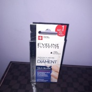 Utwardzająca odżywka do paznokci z diamentami 