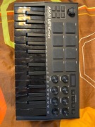 Klawiatura sterująca Akai MPK Mini MK3 | Black01