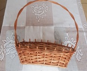 Kosz prezentowy, wiklinowy,  pusty-średni/mały-imieniny, śluby, święta, itp