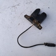 Zamek klapy bagażnika Audi A8D2 4A5827505H