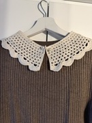 Beżowy szydełkowy ozdobny kołnierzyk